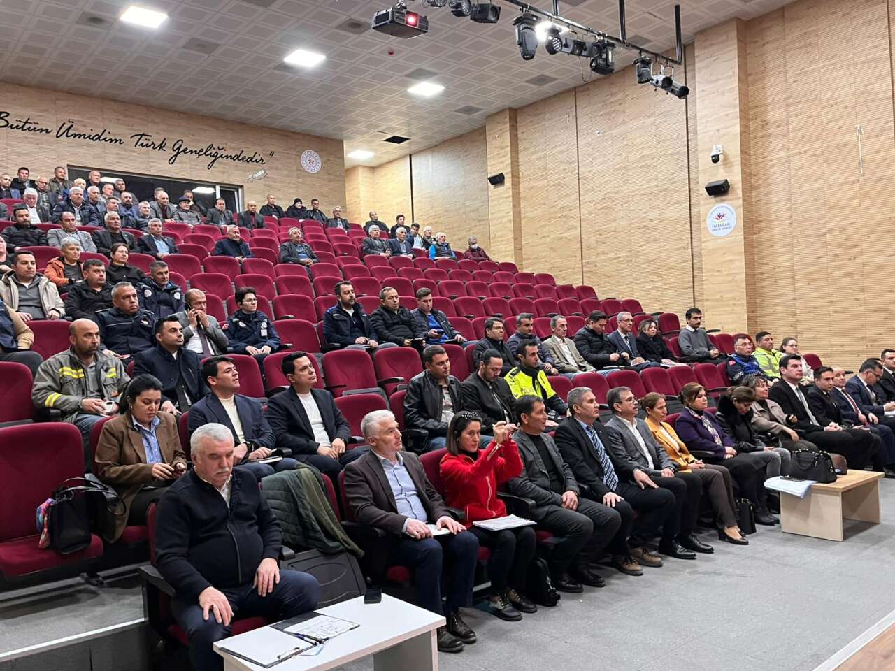 Yatağan’da Vatandaşlarla Buluşma, Muhtarlar ve Güvenlik Toplantısı Gerçekleştirildi 3